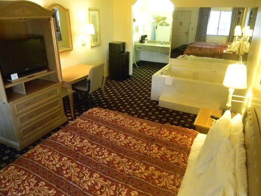 Homebridge Inn And Suites Beaumont Buitenkant foto