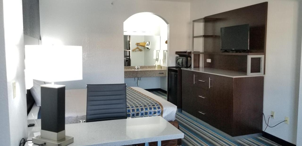 Homebridge Inn And Suites Beaumont Buitenkant foto